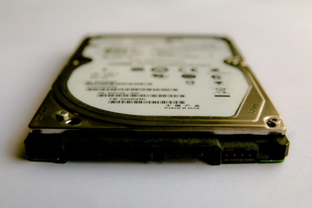 Ổ cứng HDD với đĩa từ
